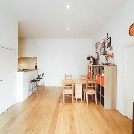 Room At Chicken'S Shared Appartment ブリュッセル エクステリア 写真