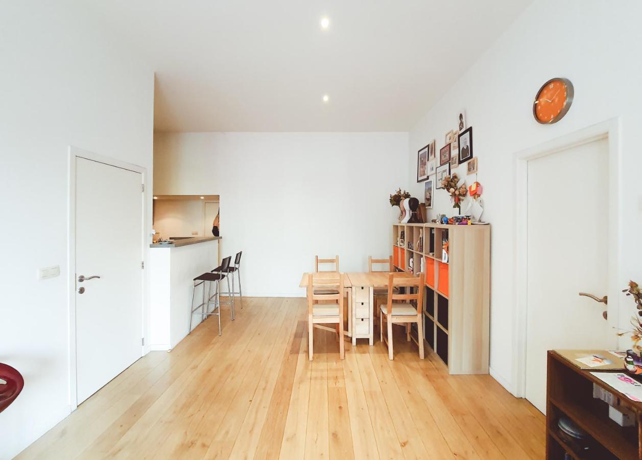 Room At Chicken'S Shared Appartment ブリュッセル エクステリア 写真