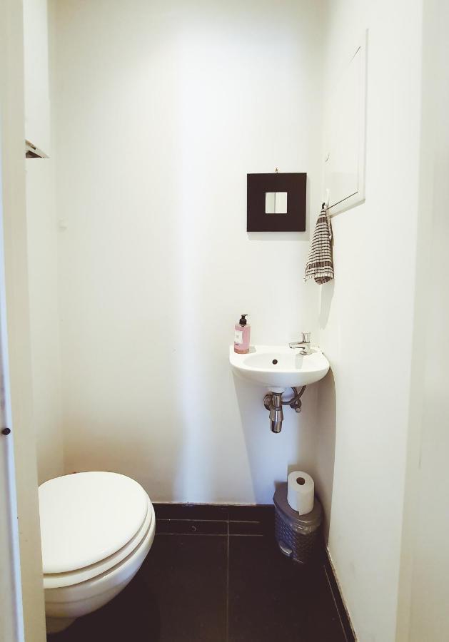 Room At Chicken'S Shared Appartment ブリュッセル エクステリア 写真